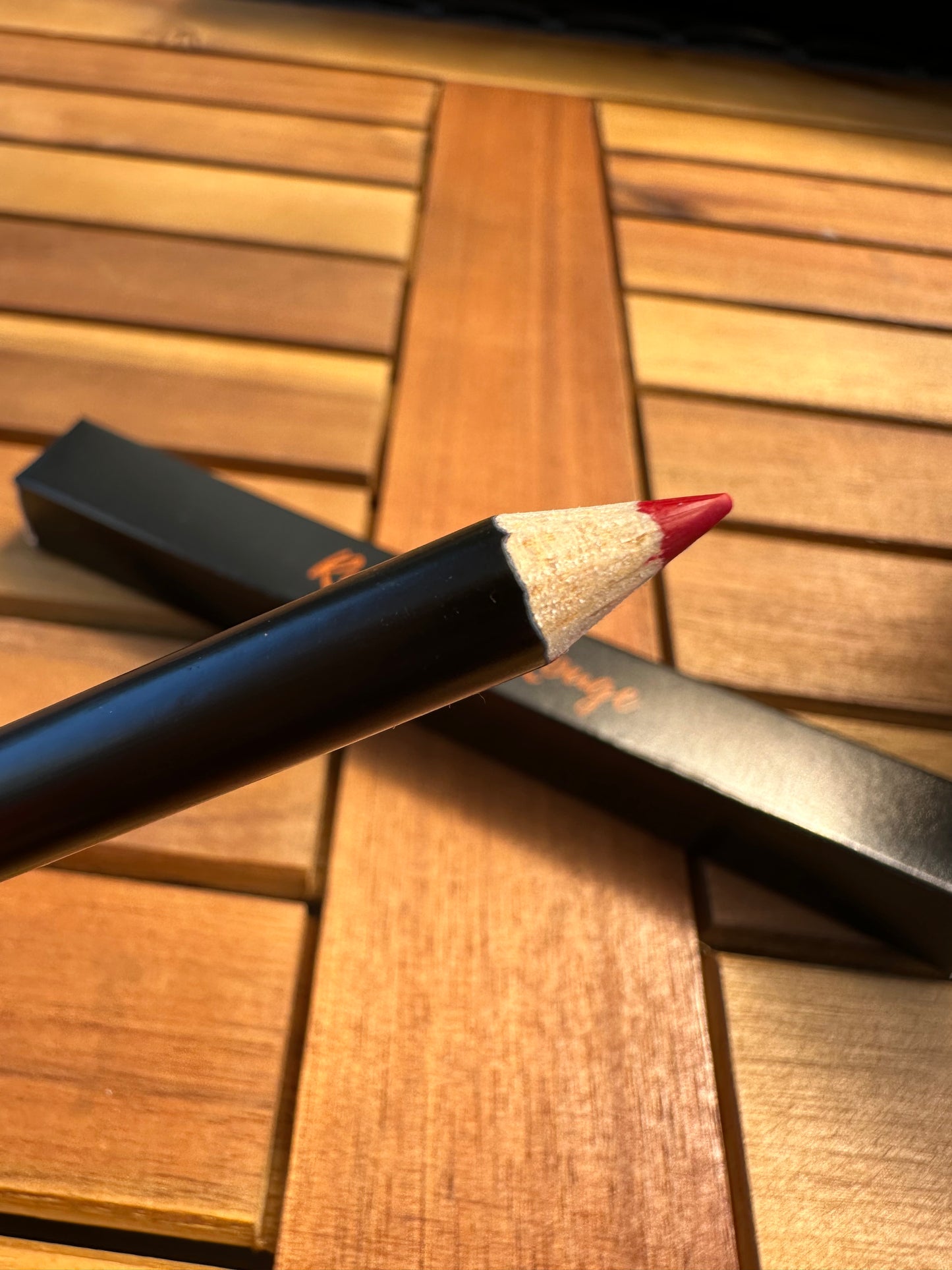 Couture Crimson Liner