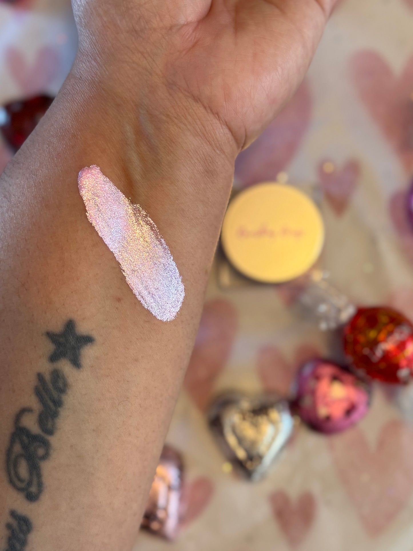 Yasmin’s “Everlasting” Liquid Shimmer Eyeshadow