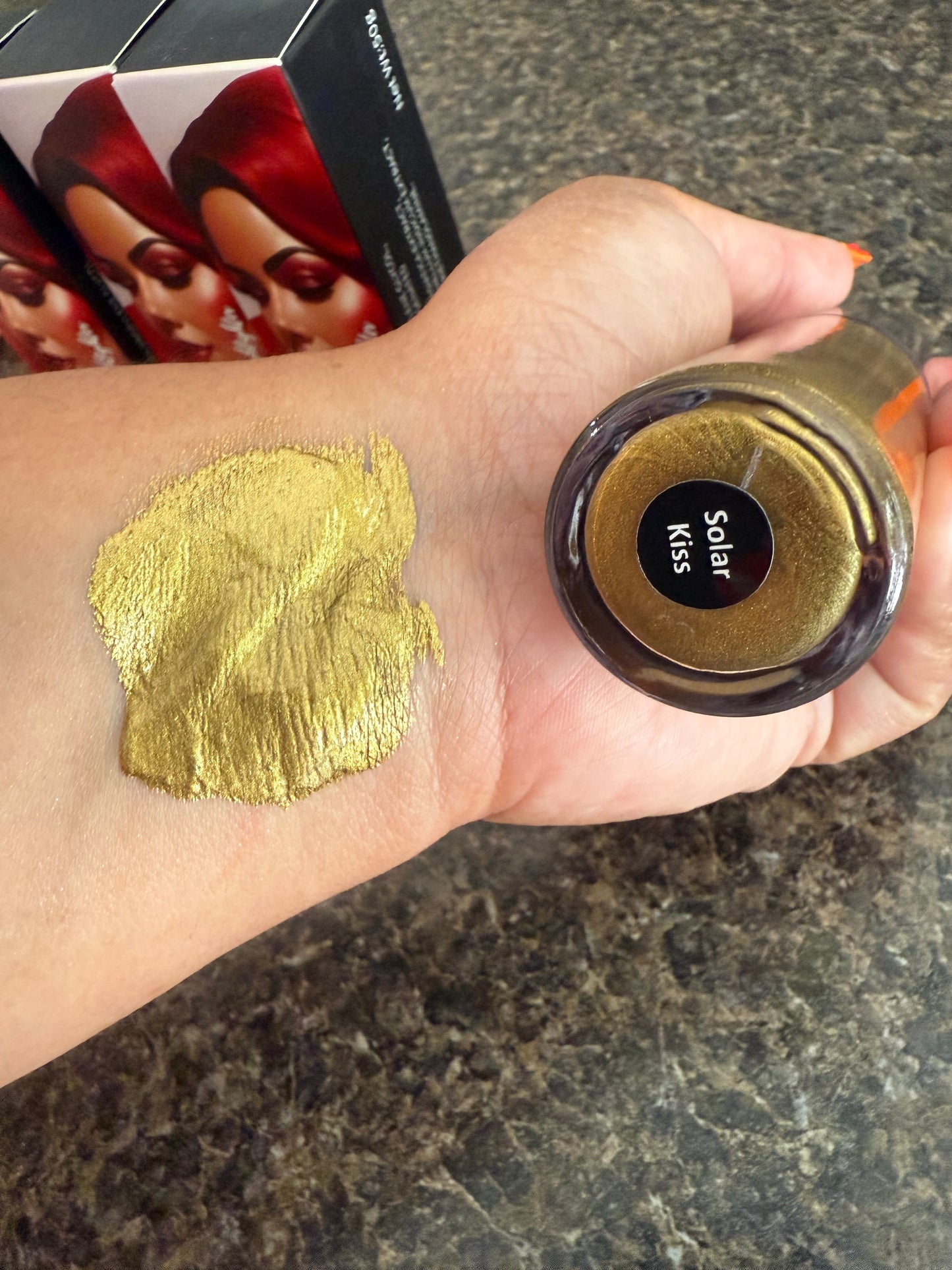 The Glow Edit-Cosmic Glow Highlighter with Brush