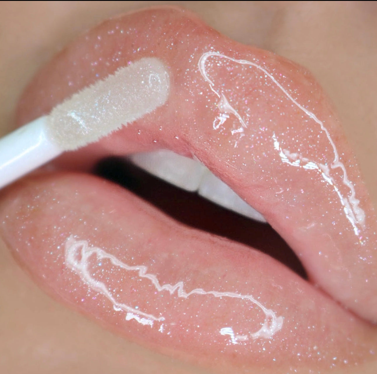 'GOAL DIGGER' ULTRA DAZZLE LIPGLOSS