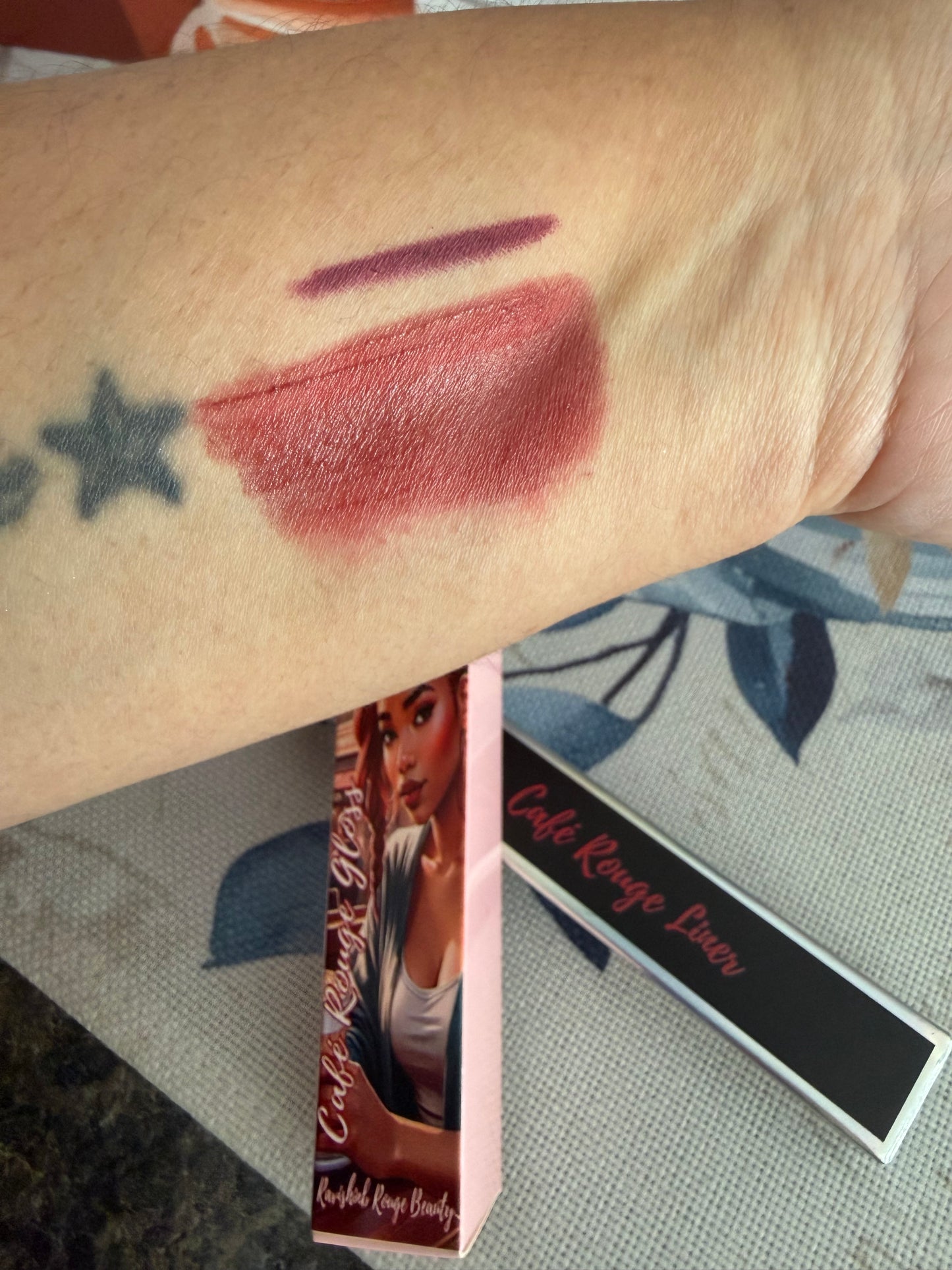 Cafè Rouge Velvet Gloss Set