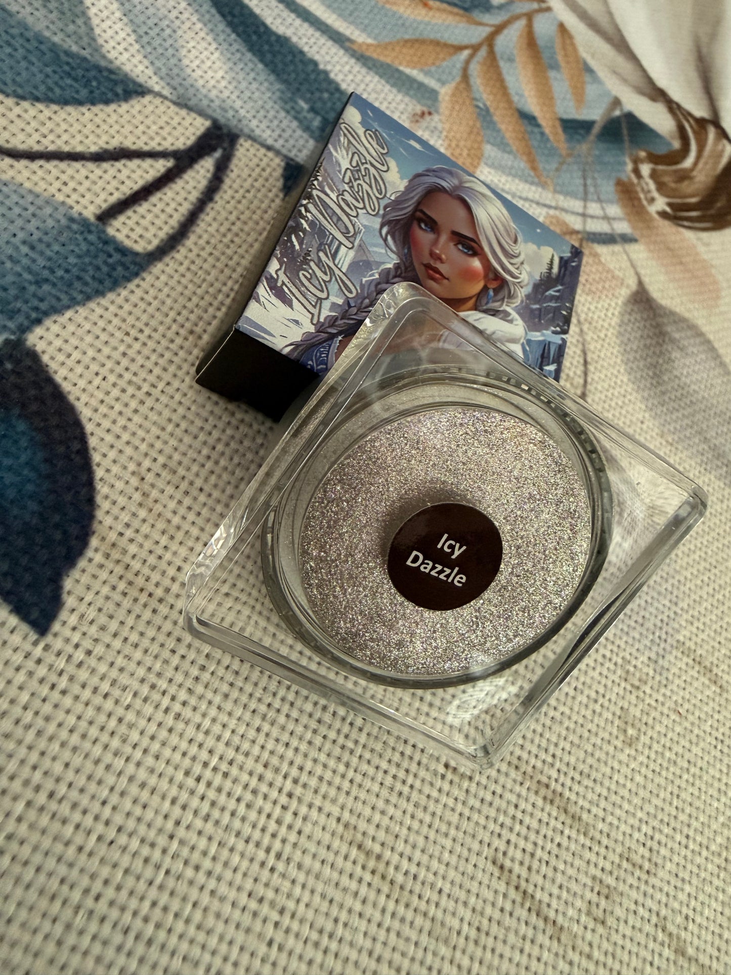 Icy Dazzle Liquid Eyeshadow Glitter