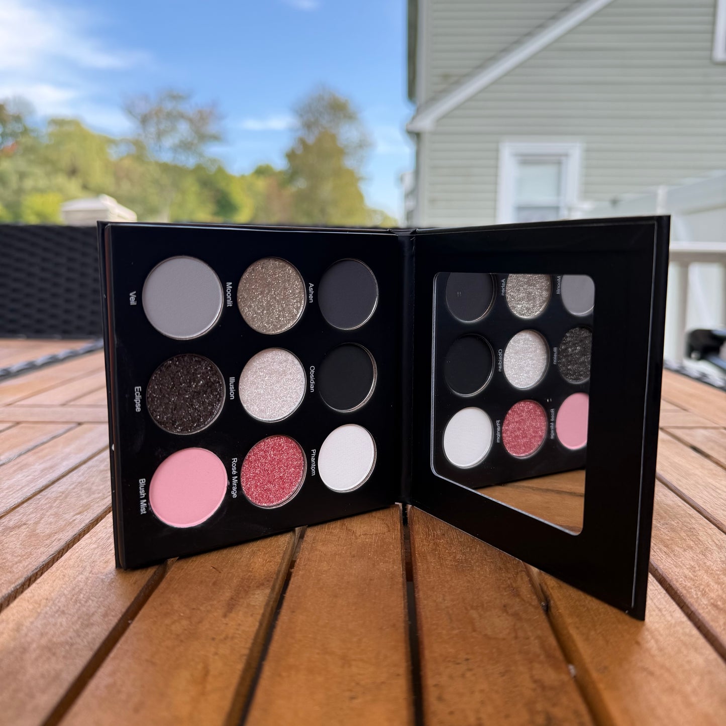 Smoke & Mirror Eyeshadow Palette