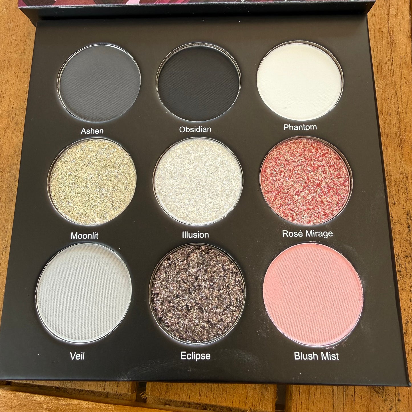Smoke & Mirror Eyeshadow Palette
