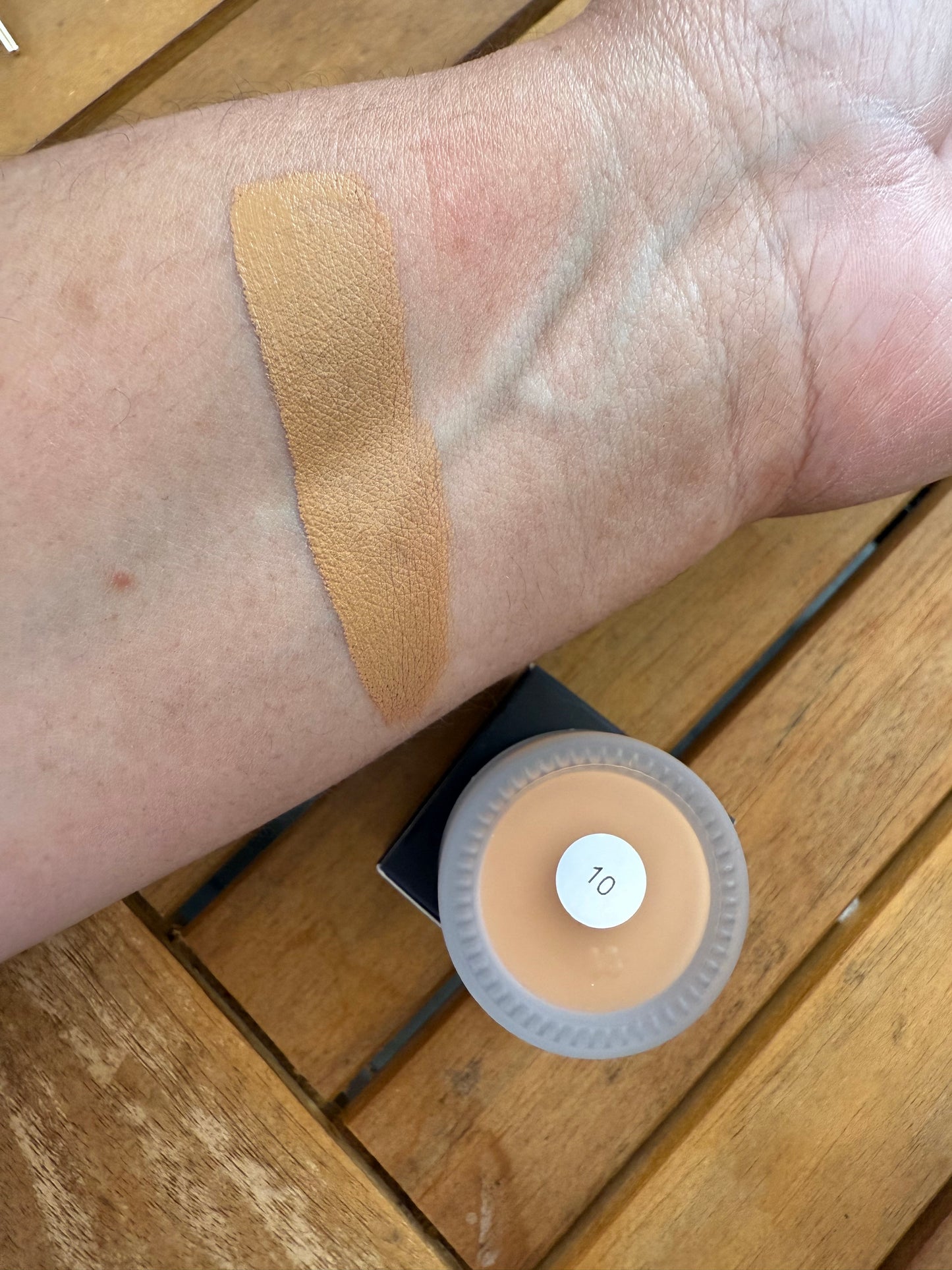 “Clean Slate the Base” Eyeshadow Base