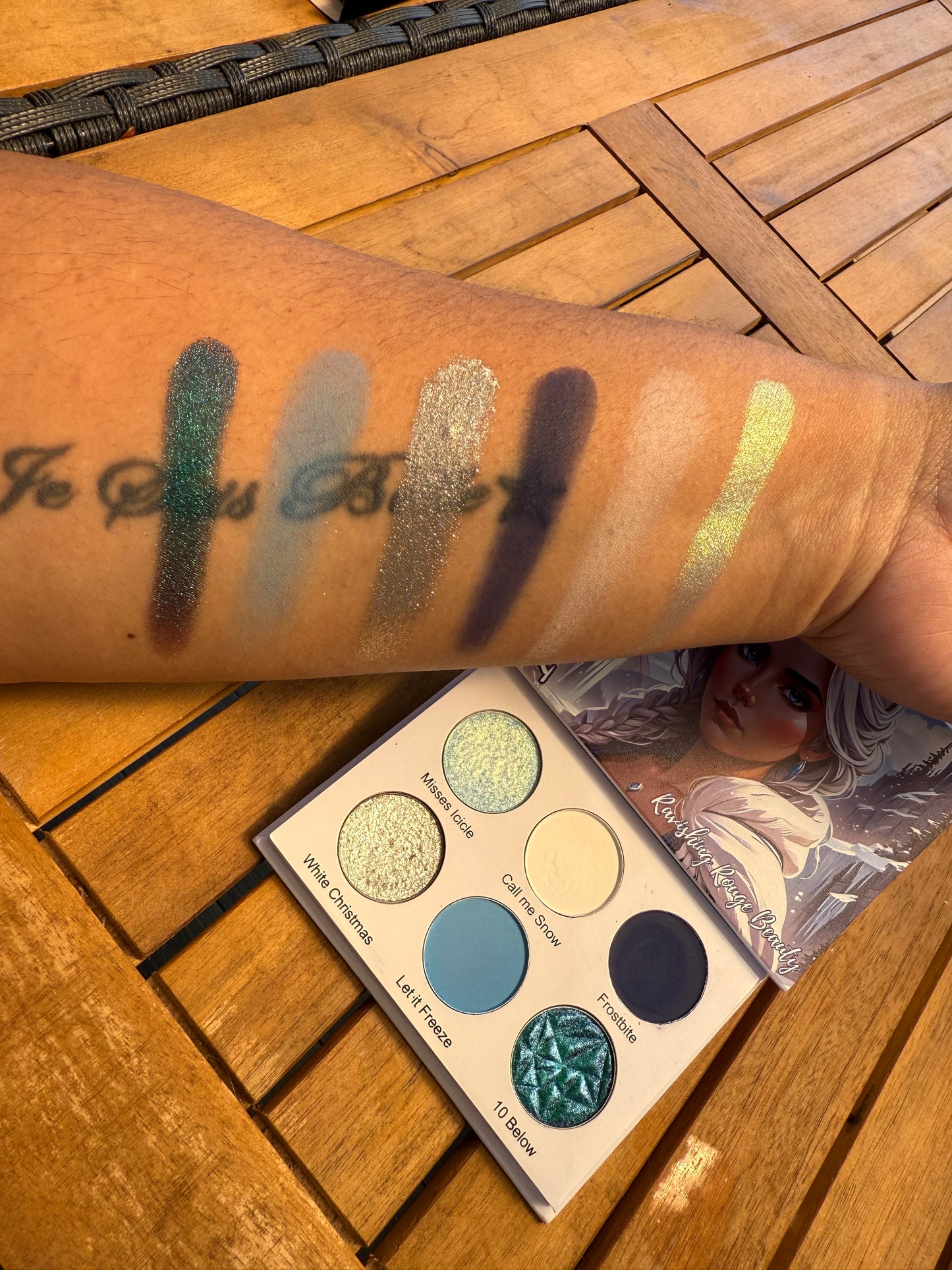 I’m Mrs. Snow Eyeshadow Palette