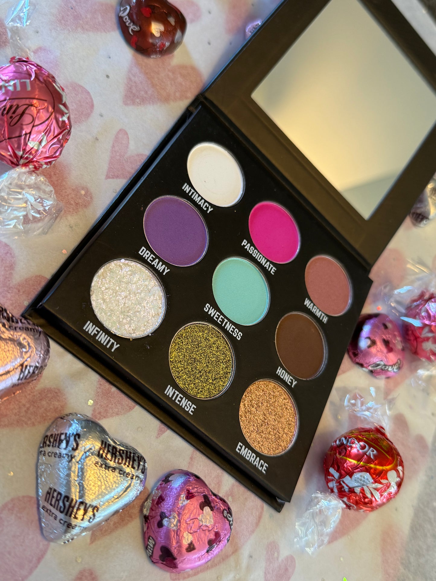 Yasmin’s “Lost In Love” Eyeshadow Palette