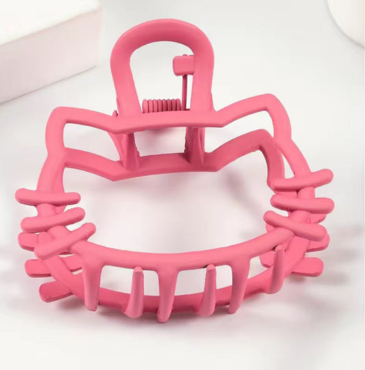 Hollow Pink Cat Hair Claw